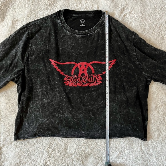 SOLD✨ Aerosmith Long Sleeve Cropped Band Shirt - Picture 5 of 10